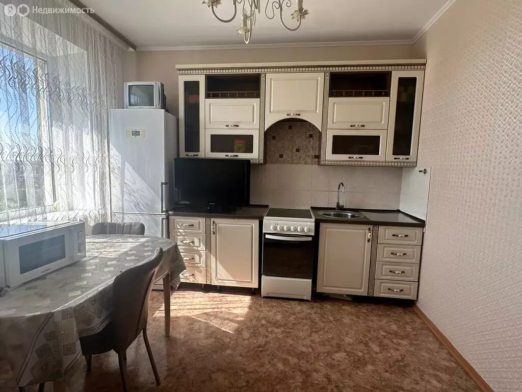 1-комнатная квартира: Челябинск, Салютная улица, 10 (45.4 м) - Фото 1