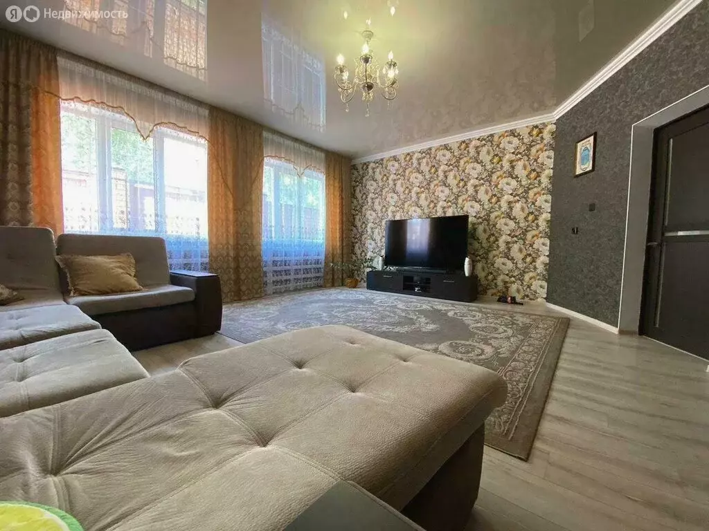 Дом в Усть-Лабинск, улица Ленина, 33 (250.3 м) - Фото 1