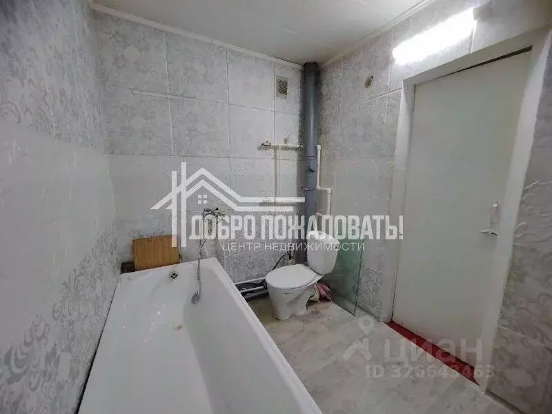 1-к кв. Хакасия, Абакан ул. Комарова, 8 (32.6 м) - Фото 2