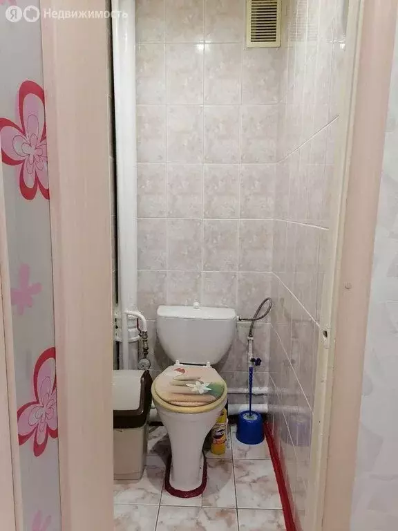 2-комнатная квартира: Артёмовский, улица Акулова, 8 (50 м) - Фото 0