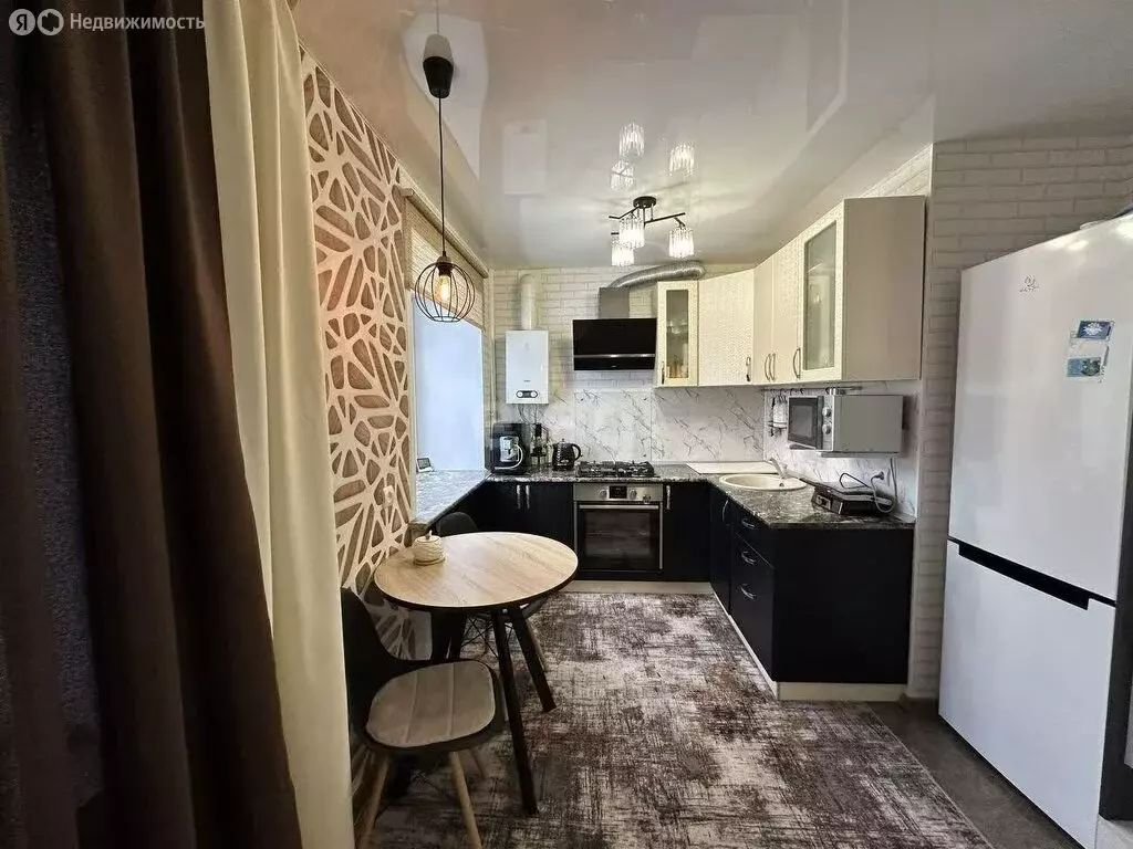2-комнатная квартира: Ухта, проспект Космонавтов, 4 (43.7 м) - Фото 1