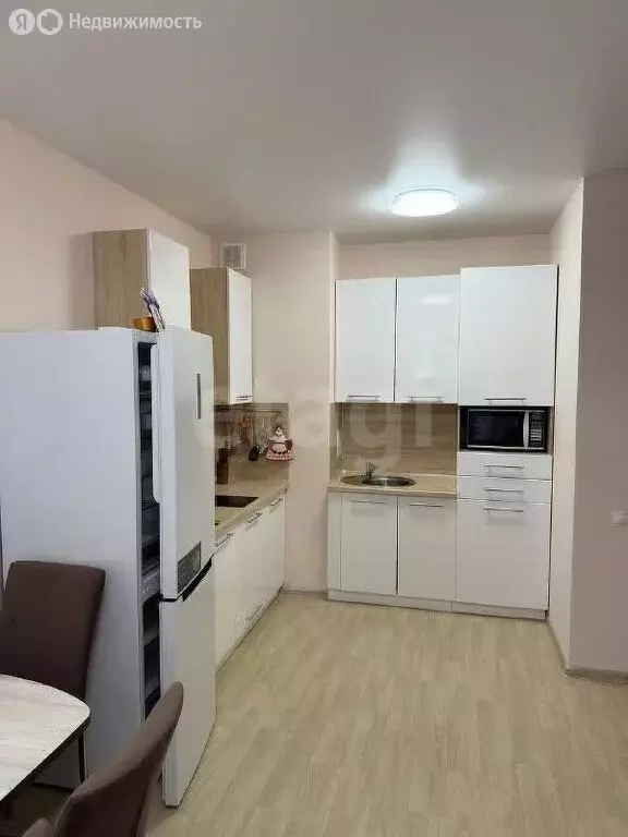1-комнатная квартира: Тюмень, улица Владимира Бахарева, 3к1 (36.2 м) - Фото 1