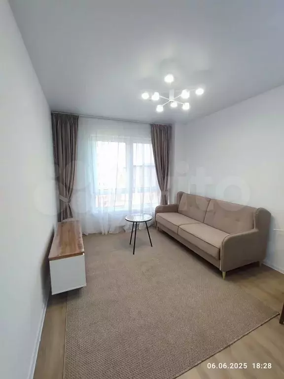 1-к. квартира, 40 м, 7/33 эт. - Фото 1