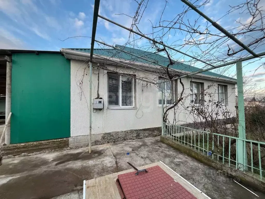 Дом в Крым, Ленинский район, с. Калиновка ул. Южная, 38 (104 м) - Фото 1