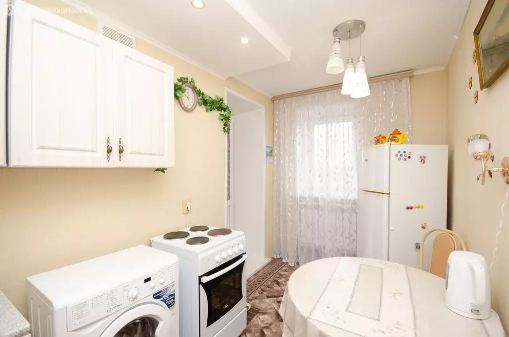 2-комнатная квартира: Пермь, улица Мира, 18 (48 м) - Фото 1