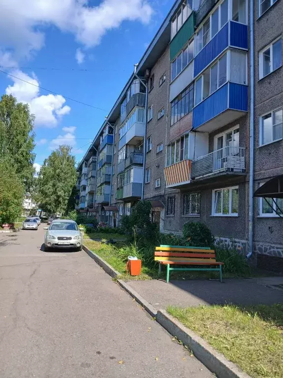 3-к кв. Кемеровская область, Новокузнецк ул. Новаторов, 13 (61.7 м) - Фото 0