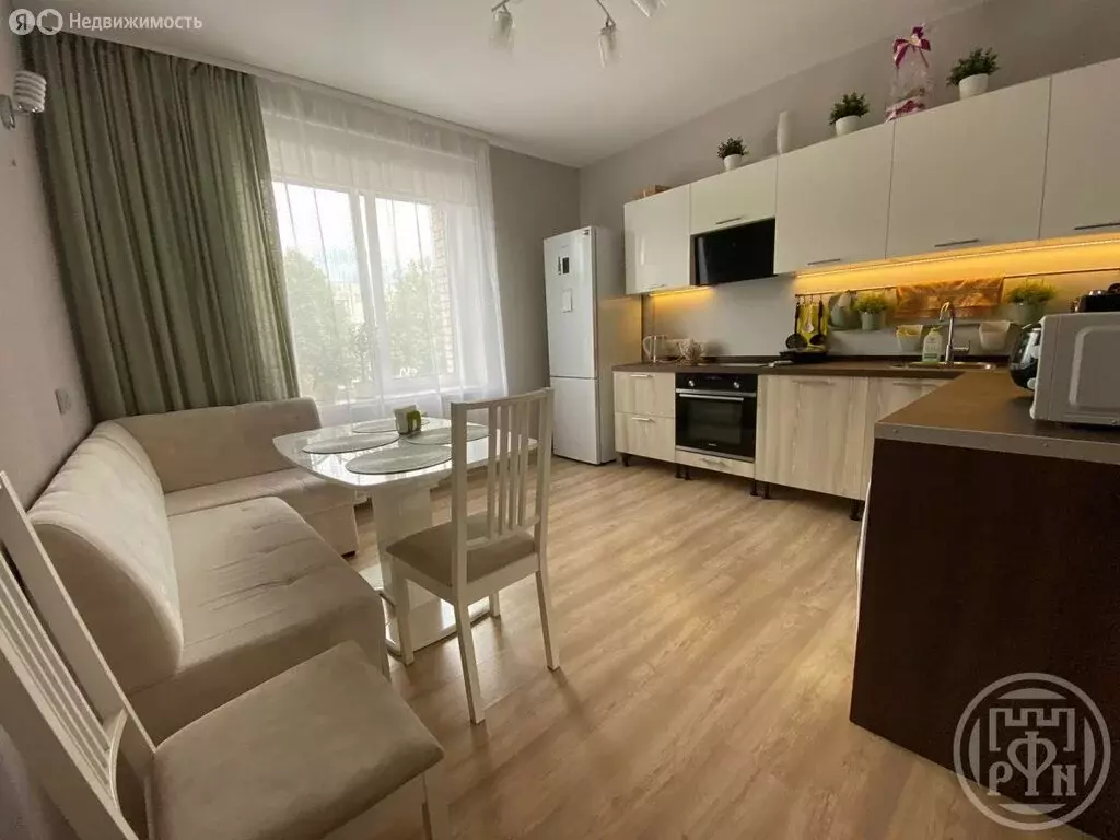 2-комнатная квартира: Кировск, Набережная улица, 17 (63.3 м) - Фото 0