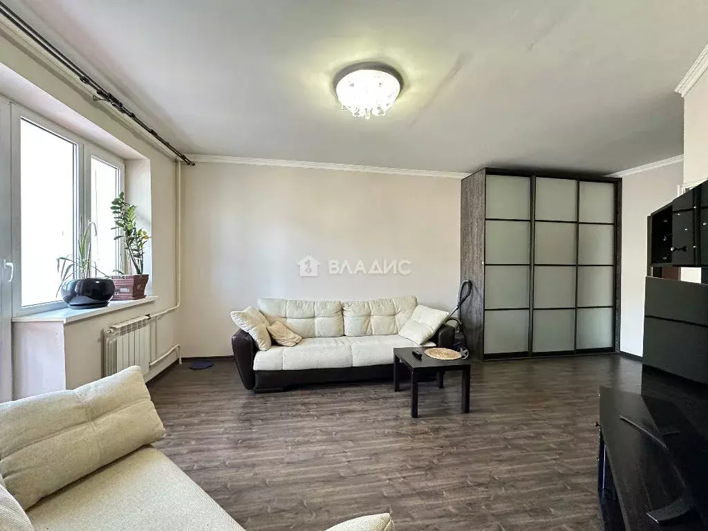 Продается 3-комнатная квартира - Фото 1