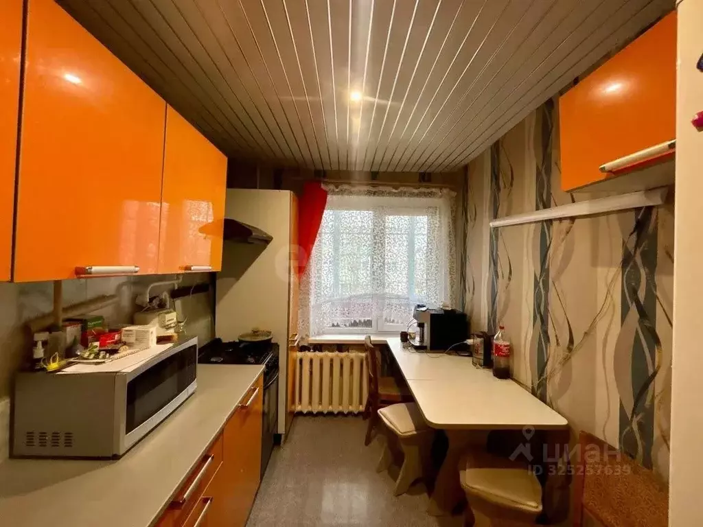 3-к кв. Псковская область, Остров Строитель мкр, 8 (58.4 м) - Фото 1