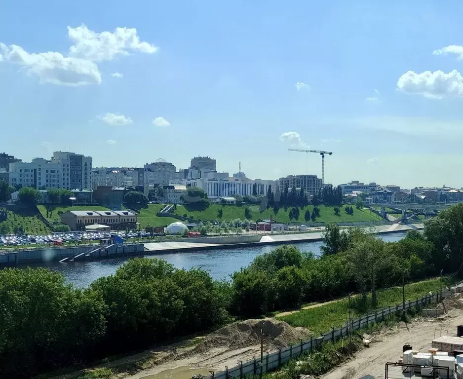 Гараж в Тюменская область, Тюмень ул. Защитников Отечества, 30 (13 м) - Фото 1