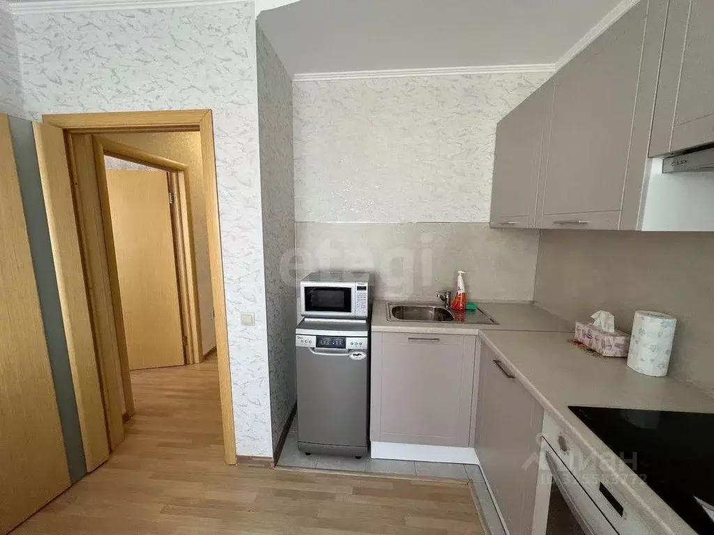 2-к кв. Тюменская область, Тюмень ул. Республики, 86к2 (66.1 м) - Фото 2