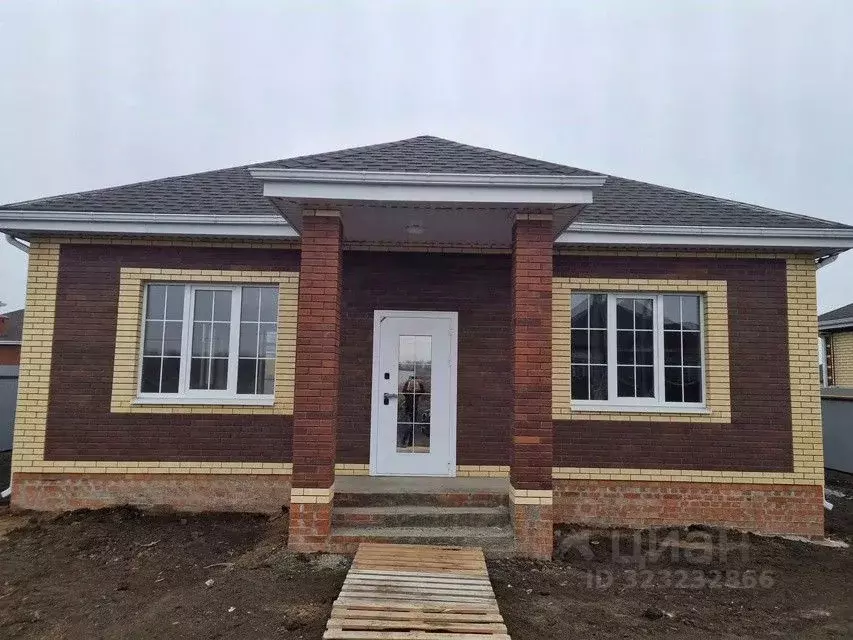 Дом в Ростовская область, Неклиновский район, с. Новобессергеневка ул. ... - Фото 1