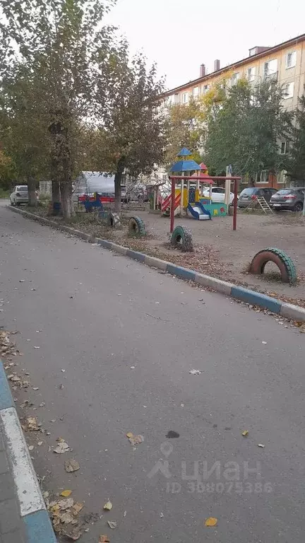 2-к кв. Омская область, Омск просп. Космический, 61 (43.9 м) - Фото 2