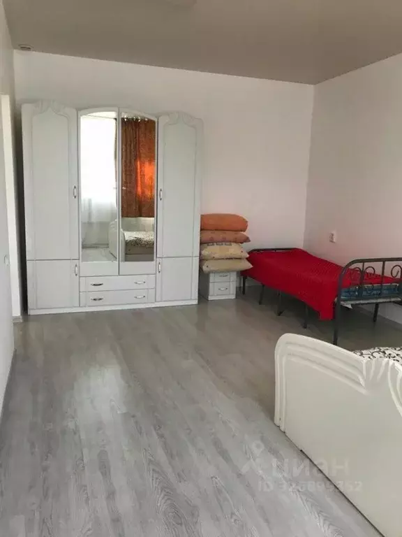 Дом в Крым, Симферопольский район, Гвардейское с/пос, с. Софиевка  (50 ... - Фото 1