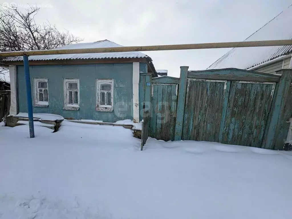 Дом в село Погореловка, Красноармейская улица (42.2 м) - Фото 1