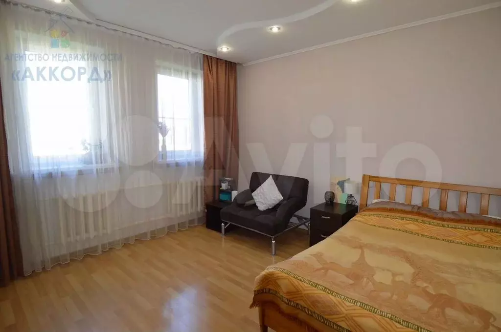 Комната 16 м в 5-к., 2/2 эт. - Фото 0
