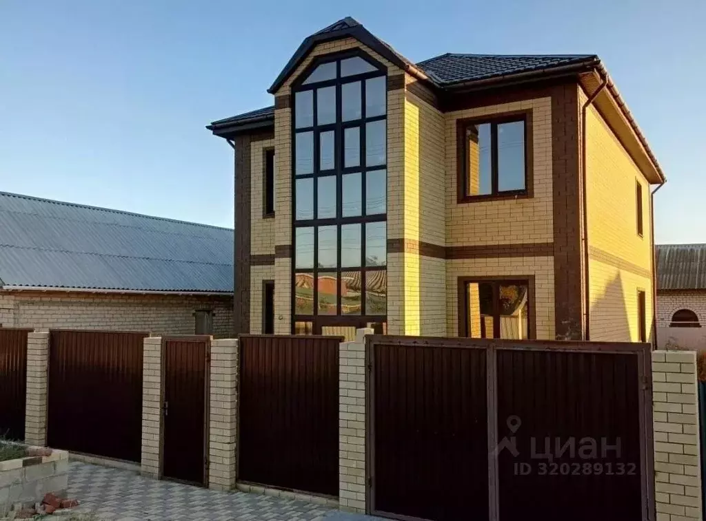 Дом в Волгоградская область, Волгоград пос. Ангарский, ул. Мокшанская ... - Фото 1