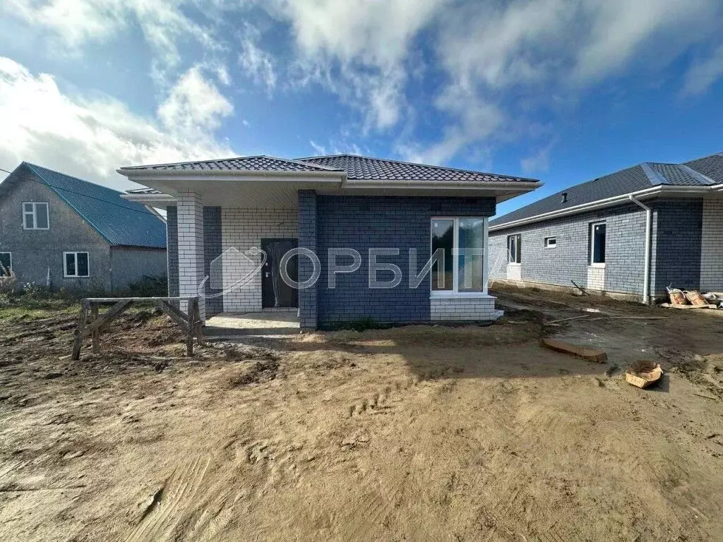 Дом в Тюменская область, Нижнетавдинский район, с. Тюнево  (100 м) - Фото 0
