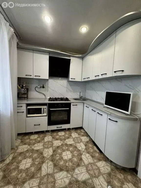 2-комнатная квартира: Губкин, улица Раевского, 8А (48 м) - Фото 1