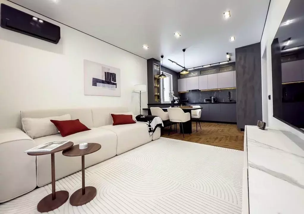 3-к кв. Оренбургская область, Оренбург ул. Автомобилистов, 15 (70.0 м) - Фото 0