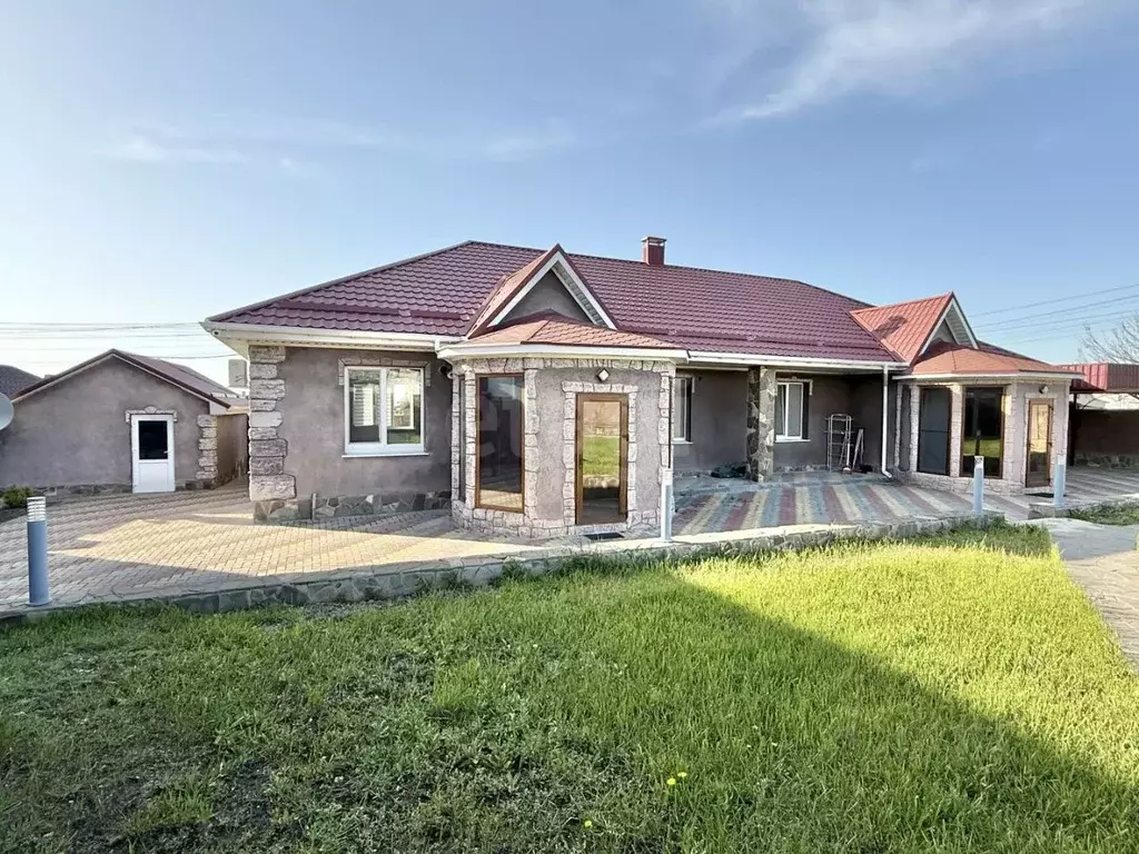 Дом в Крым, Симферопольский район, с. Чистенькое, Нижний кв-л  (174 м) - Фото 1