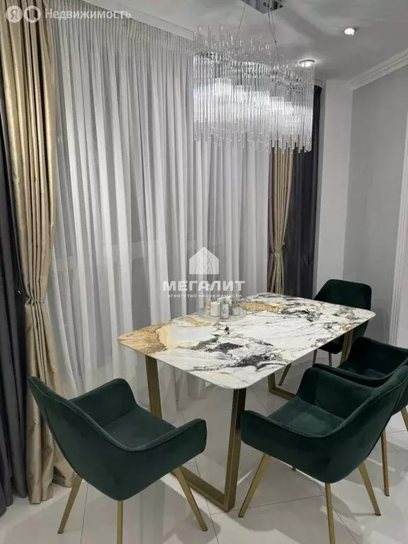 3-комнатная квартира: Казань, проспект Победы, 139Ак1 (98 м) - Фото 1