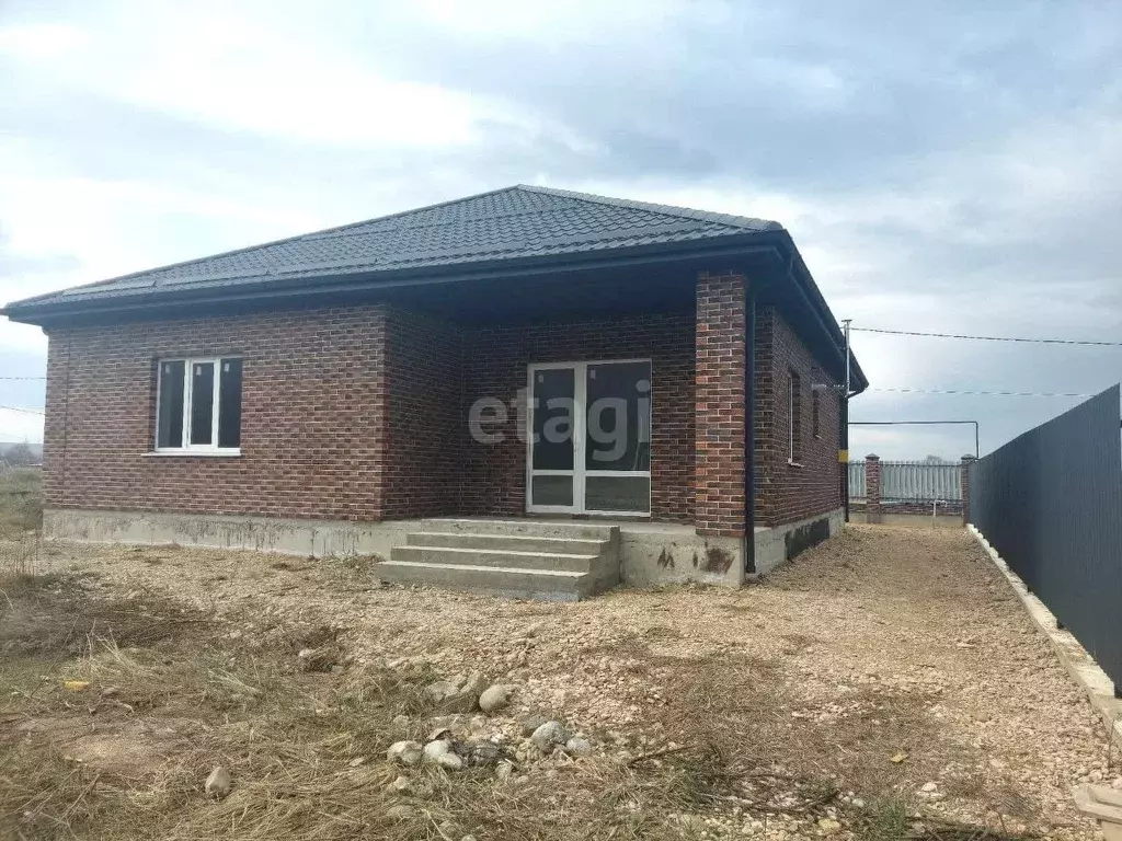 Дом в Адыгея, Майкопский район, Краснооктябрьское с/пос, пос. ... - Фото 1