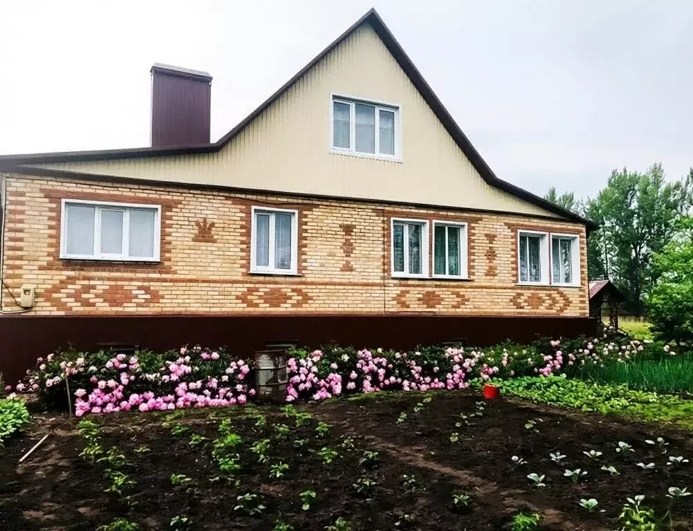 Дом в село Вторые Тербуны, Первомайская улица (260 м) - Фото 1