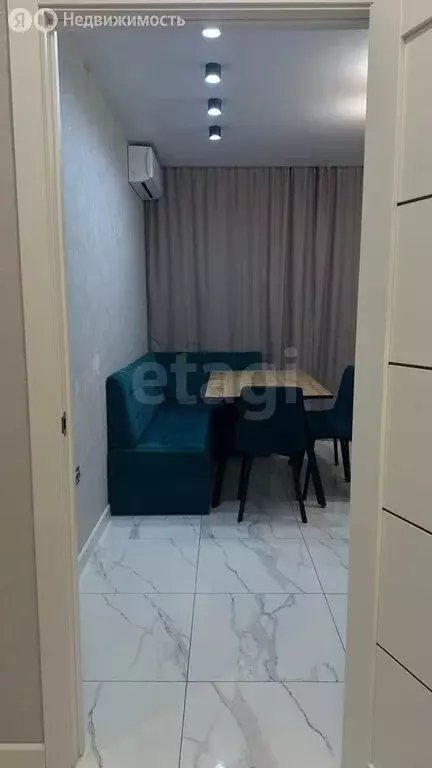 2-комнатная квартира: Тобольск, 15-й микрорайон, 17А (63.9 м) - Фото 1