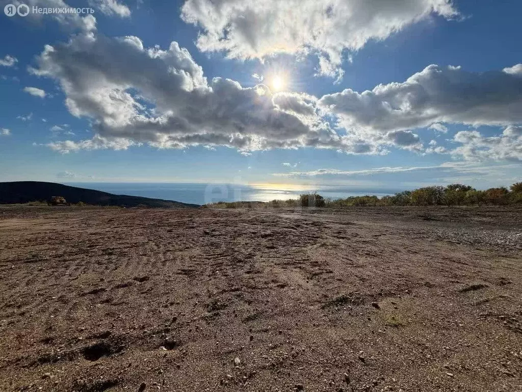 Участок в Республика Крым, муниципальный округ Алушта, село Лучистое ... - Фото 2