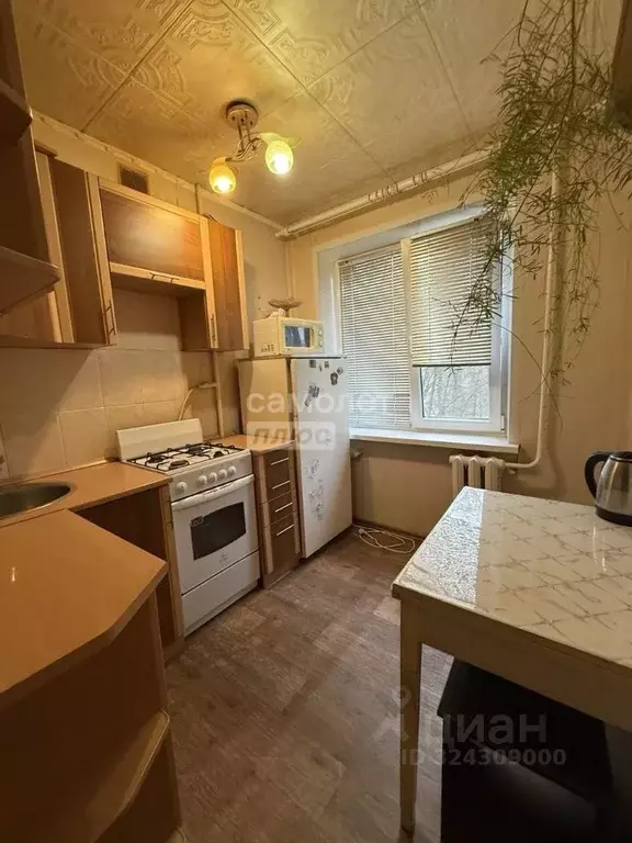 2-к кв. Белгородская область, Старый Оскол Интернациональный мкр, 17 ... - Фото 1