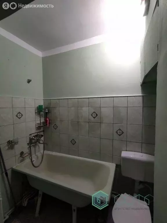 1-комнатная квартира: Калининград, улица Лейтенанта Яналова, 10 (40 м) - Фото 1