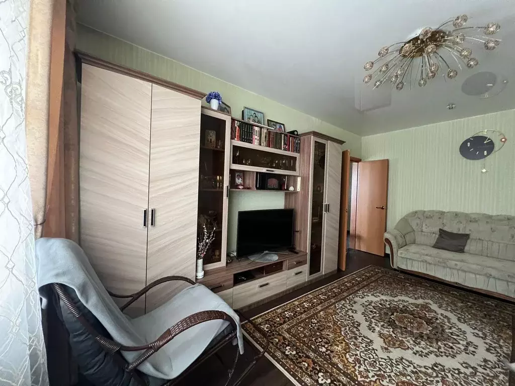 2-к кв. Омская область, Омск ул. Завертяева, 9к6 (56.5 м) - Фото 0