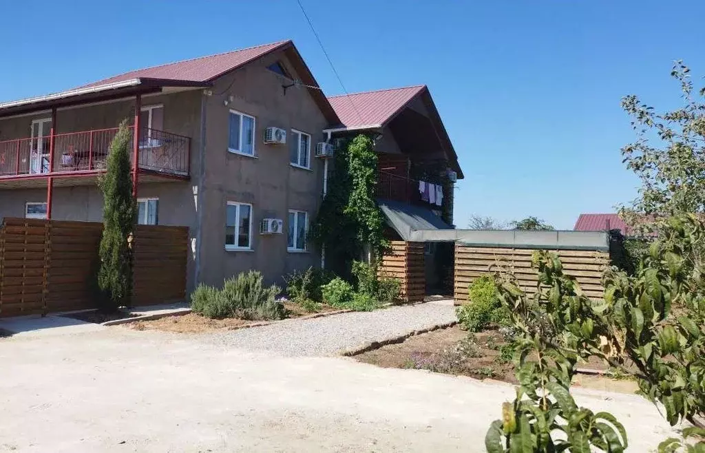 Дом в Крым, Сакский район, с. Штормовое ул. Дружбы, 5 (315 м) - Фото 2