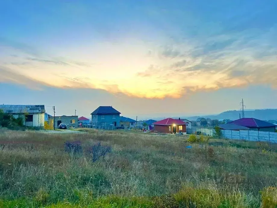 Участок в Крым, Бахчисарайский район, Почтовское с/пос, с. Приятное ... - Фото 1