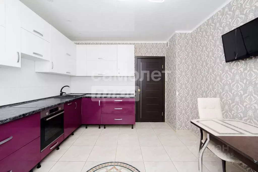 2-к кв. Липецкая область, Липецк ул. И.В. Свиридова, 20к2 (83.0 м) - Фото 2