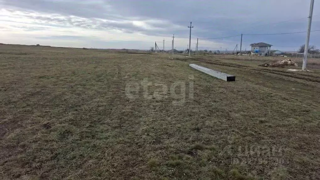 Участок в Крым, Ленинский район, Семисотское с/пос, с. Каменское ул. ... - Фото 1