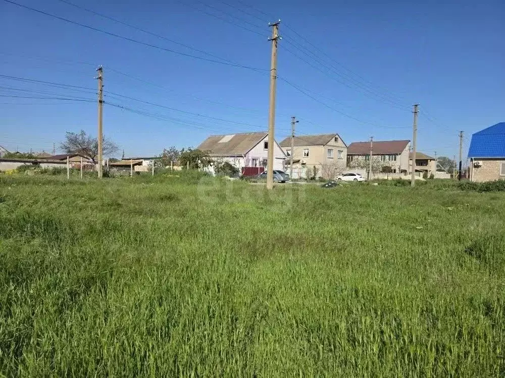 Участок в Крым, Ленино пгт ул. Цветочная (7.0 сот.) - Фото 1