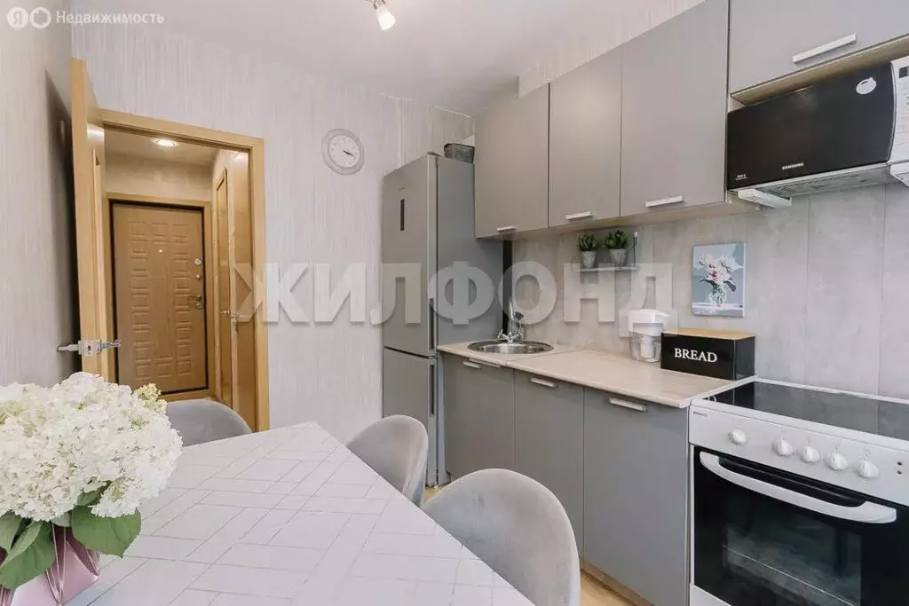 2-комнатная квартира: Новосибирск, улица Немировича-Данченко, 131А ... - Фото 0