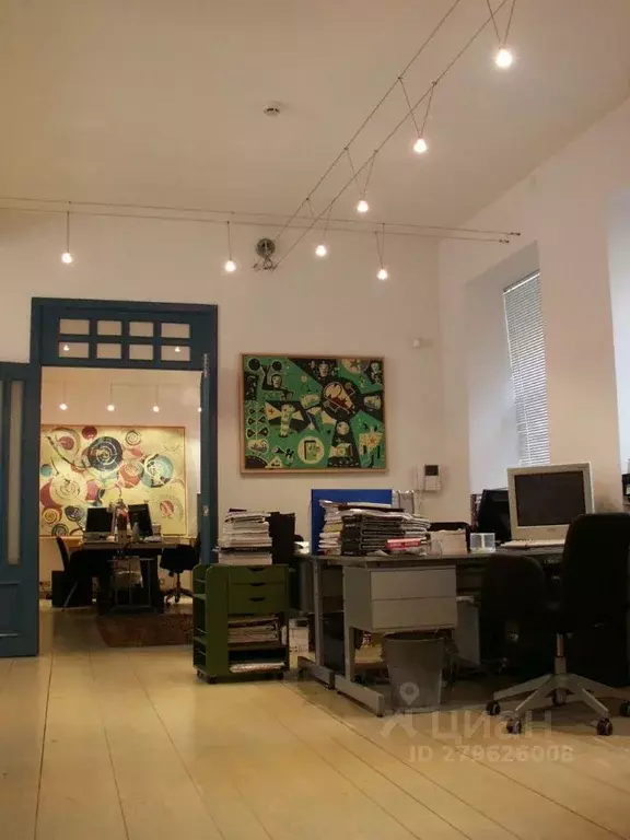 Помещение свободного назначения в Санкт-Петербург наб. Реки Карповки, ... - Фото 1