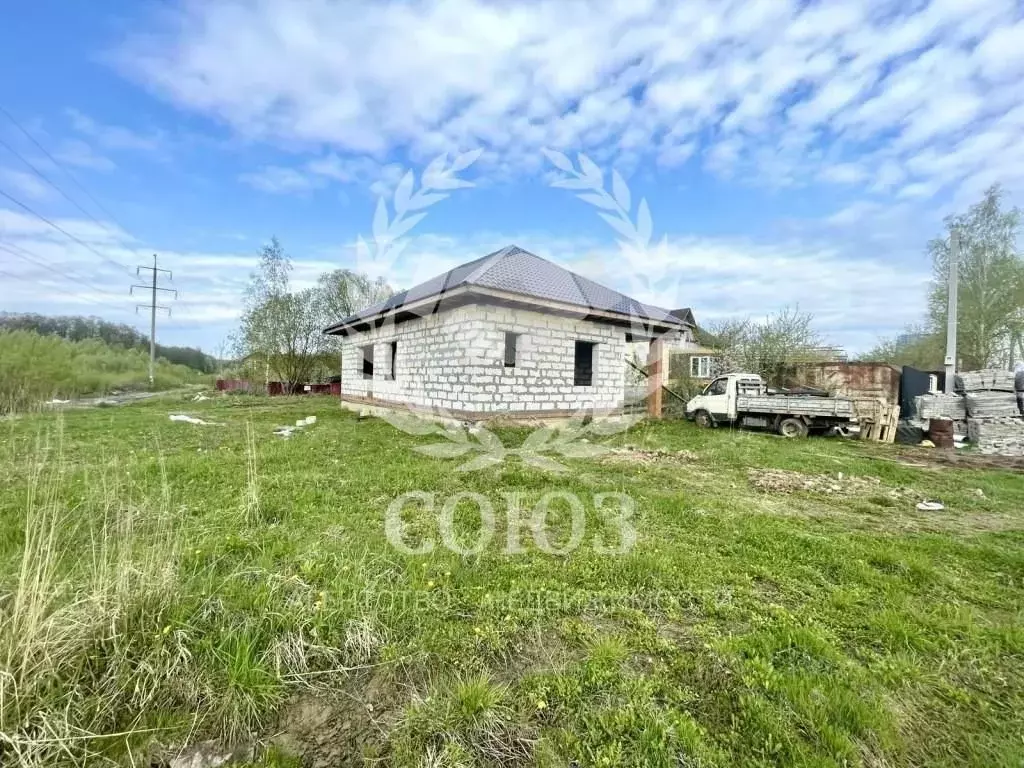 Дом в Калужская область, Жуковский район, Белоусово городское ... - Фото 0