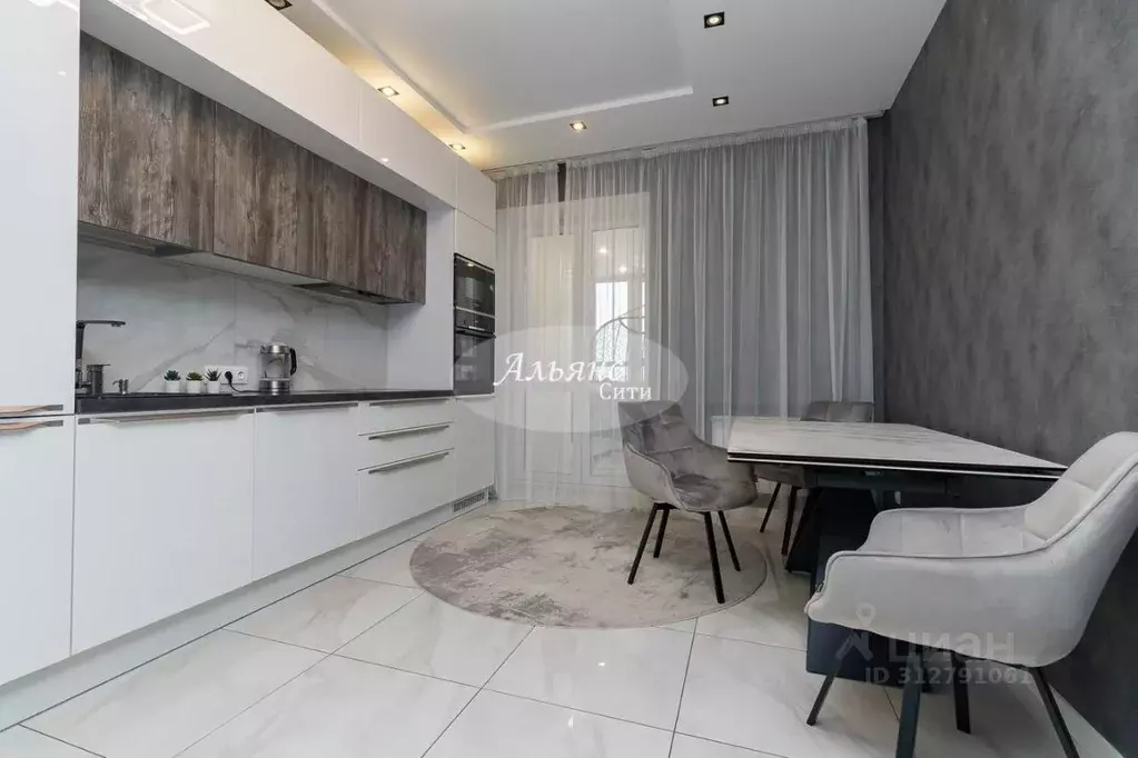 2-к кв. Омская область, Омск ул. Красный Путь, 105Б (70.0 м) - Фото 1