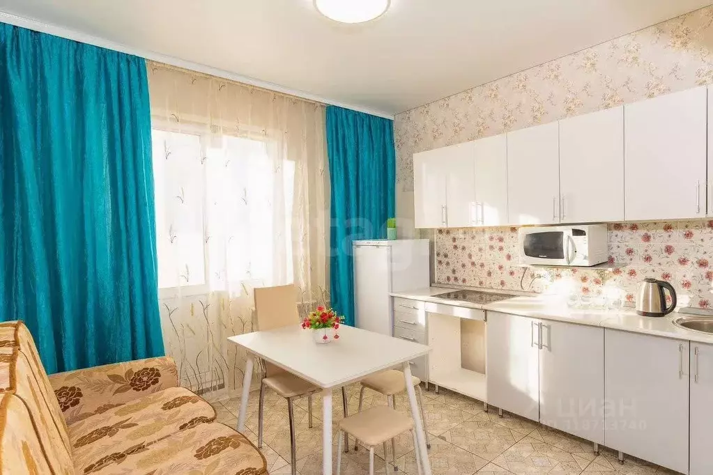 2-к кв. Оренбургская область, Оренбург Салмышская ул., 65 (62.0 м) - Фото 0