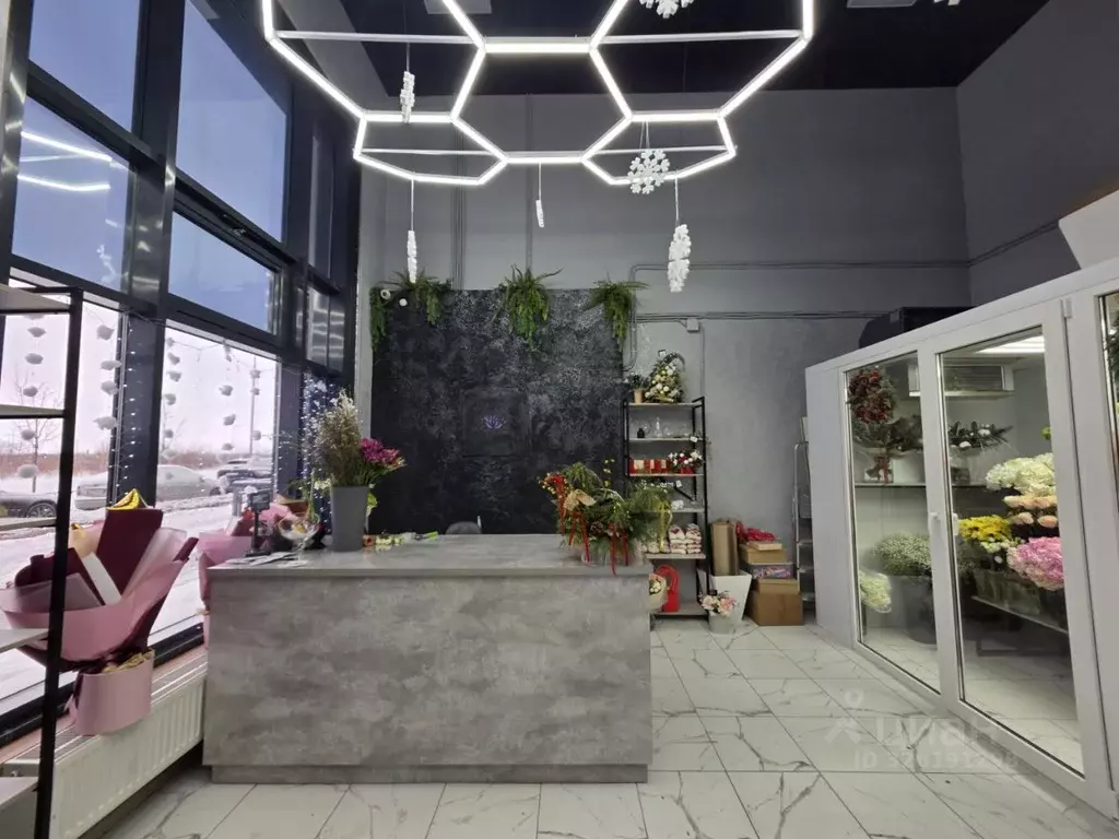 Торговая площадь в Санкт-Петербург просп. Патриотов, 34 (43 м) - Фото 2