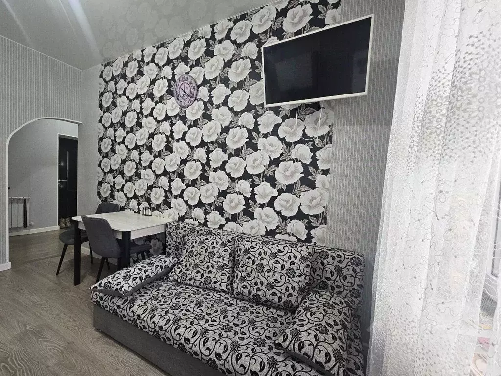 1-к кв. Краснодарский край, Абинск Комсомольская ул., 175к2 (36.9 м) - Фото 1