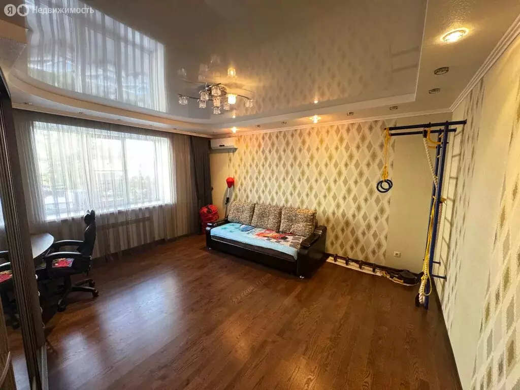 4-комнатная квартира: Новочеркасск, улица Фрунзе, 71Г (130 м) - Фото 1