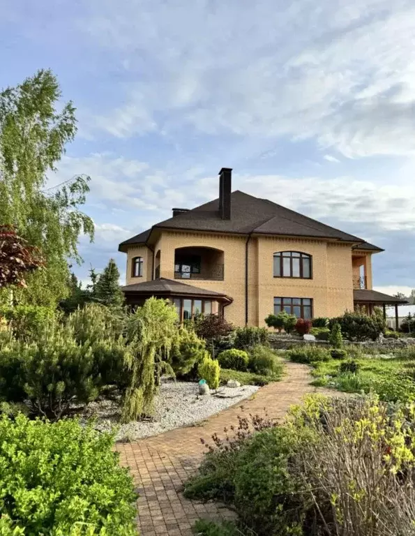 Дом в Саратовская область, с. Усть-Курдюм ул. Соколиная, 17 (436 м) - Фото 1