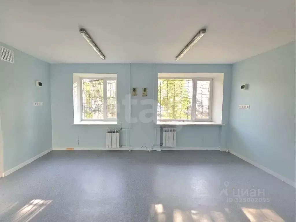 Помещение свободного назначения в Тюменская область, Тюмень ул. ... - Фото 1