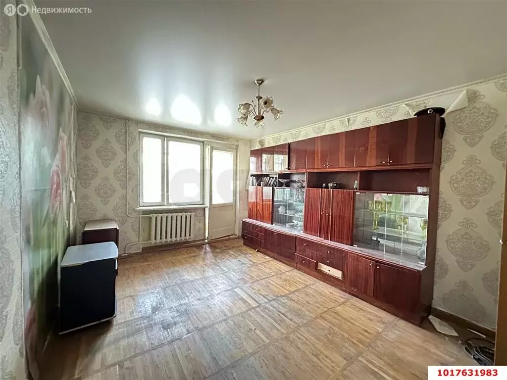 3-комнатная квартира: посёлок городского типа Яблоновский, улица ... - Фото 1