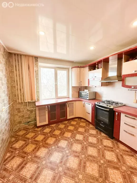 3-комнатная квартира: Бор, 2-й микрорайон, улица 2-й Микрорайон, 40В ... - Фото 1